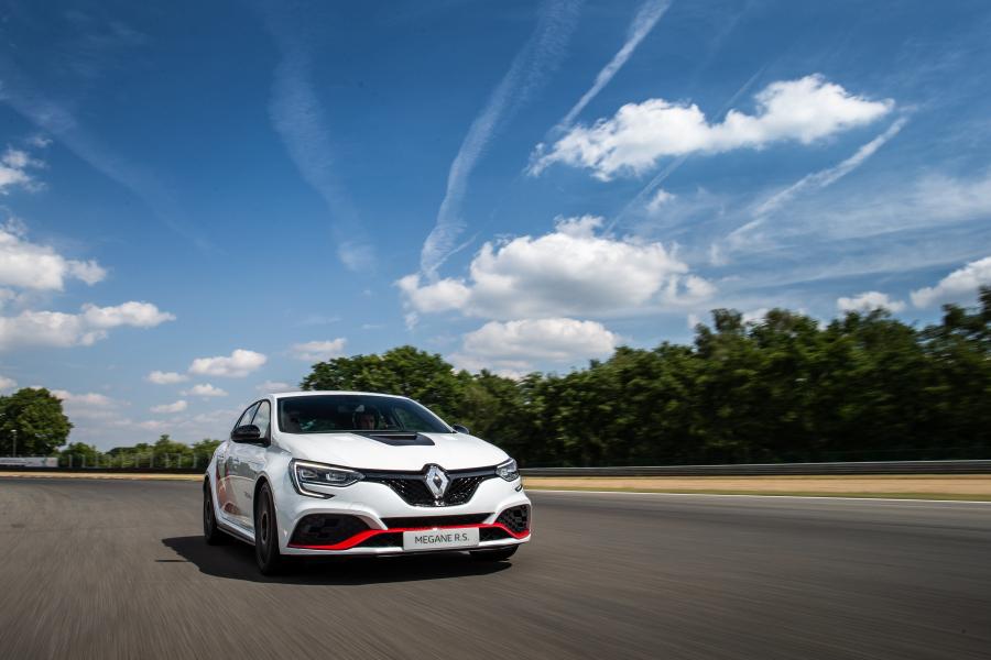  Renault Megane R.S. Trophy-R 2019 года  (WW) (фото 17 из 49)